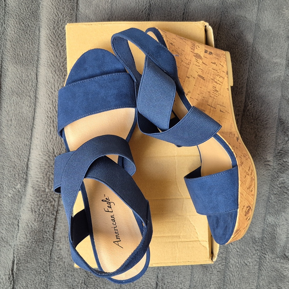American Eagle Blue Wedge Platform Sandals Size 7.5, New With Tags